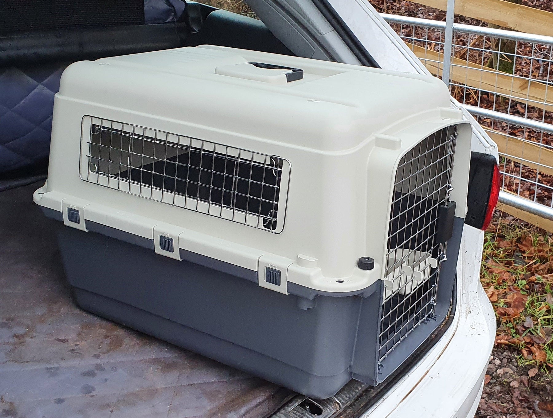 Henry Wag IATA Approved Air Kennel for Dog